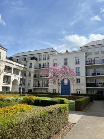 Family Stay - Steps From Disneyland Serris Bagian luar foto